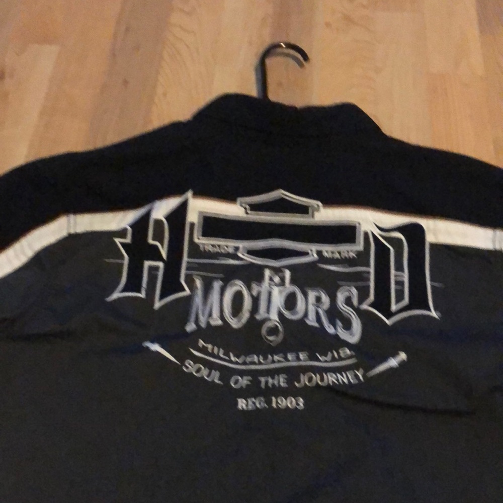 Harry Davidson garage shirt